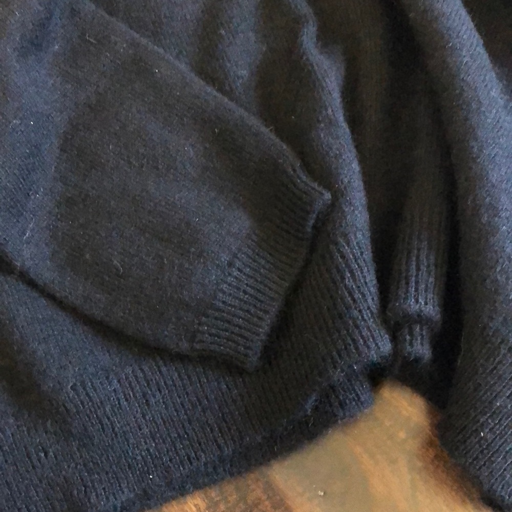 Black cashmere sweater - Picture 4 of 4